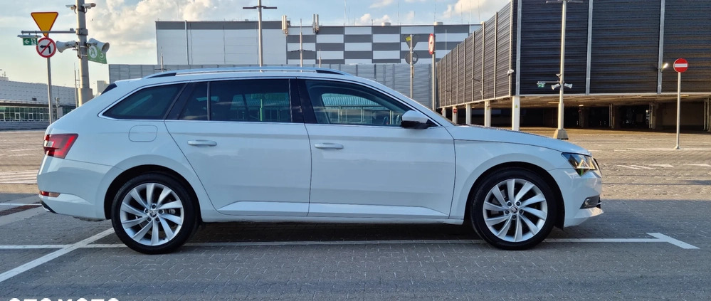 Skoda Superb cena 121900 przebieg: 66369, rok produkcji 2018 z Warszawa małe 742